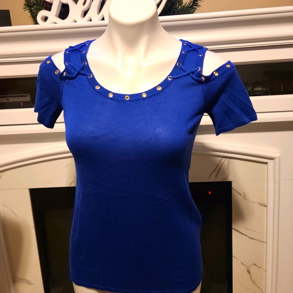 Roz & Ali blue top NWT